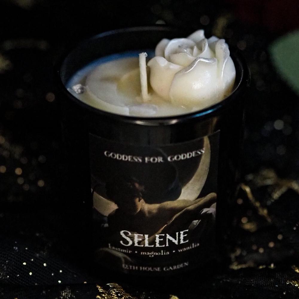 Selene • świeca sojowa o zapachu kaszmiru i magnolii - obrazek 1